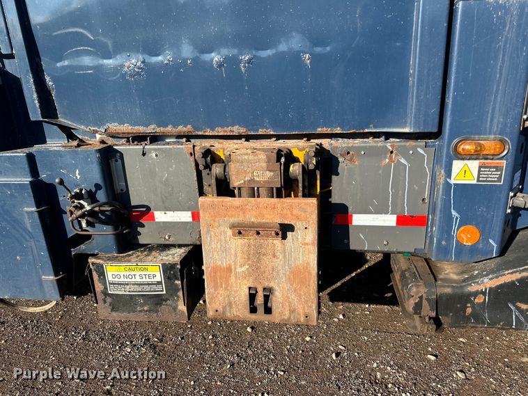 image for item LR9470 2010 International  DuraStar 4400 refuse truck