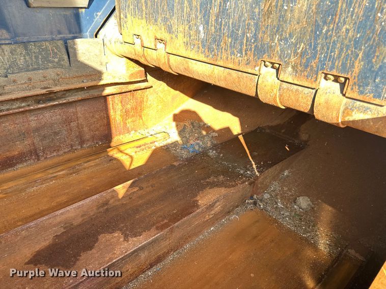 image for item LR9470 2010 International  DuraStar 4400 refuse truck