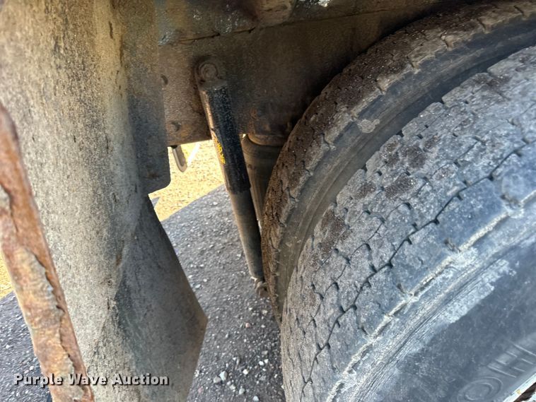 image for item LR9470 2010 International  DuraStar 4400 refuse truck