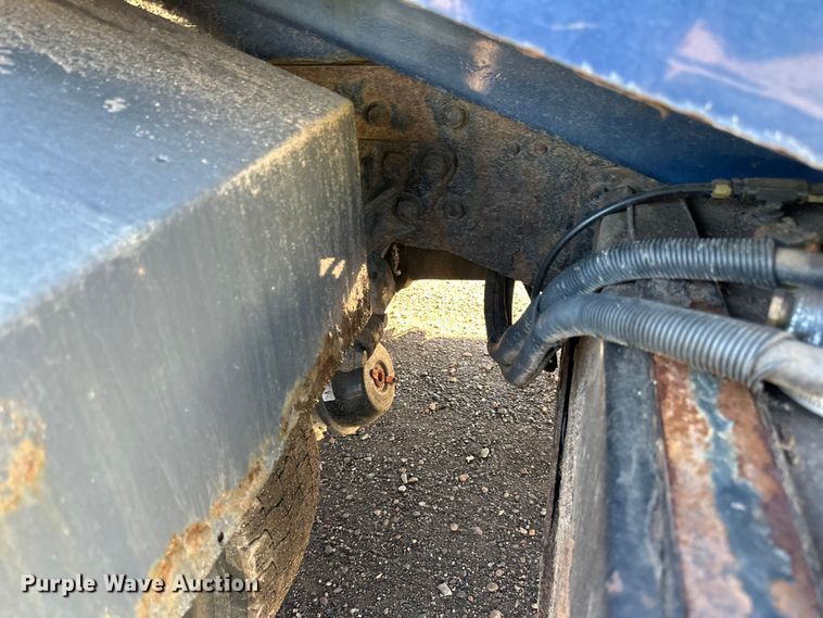 image for item LR9470 2010 International  DuraStar 4400 refuse truck