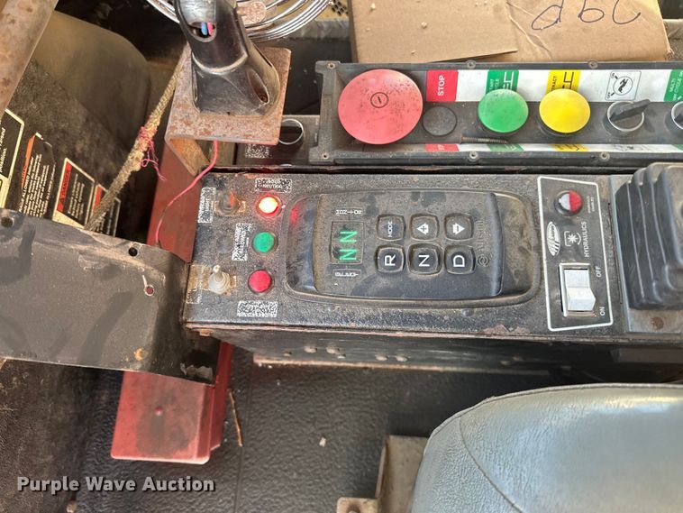 image for item LR9470 2010 International  DuraStar 4400 refuse truck