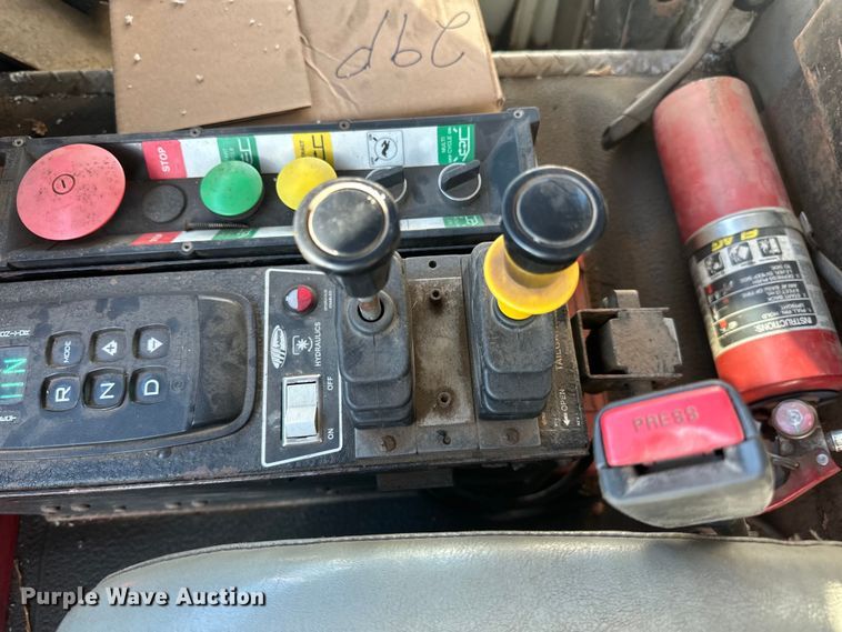 image for item LR9470 2010 International  DuraStar 4400 refuse truck