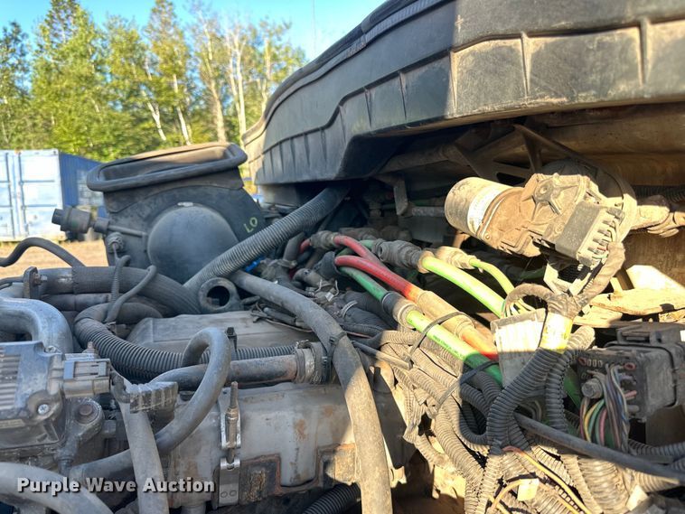 image for item LR9470 2010 International  DuraStar 4400 refuse truck