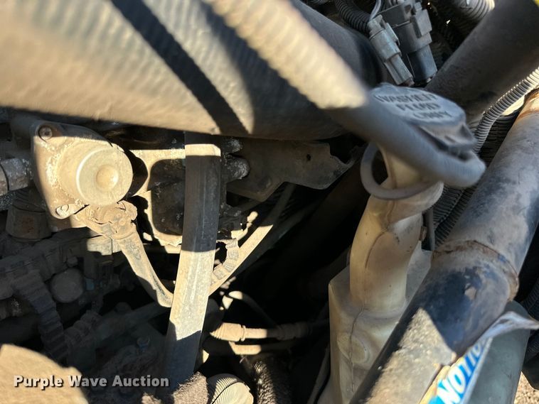 image for item LR9470 2010 International  DuraStar 4400 refuse truck