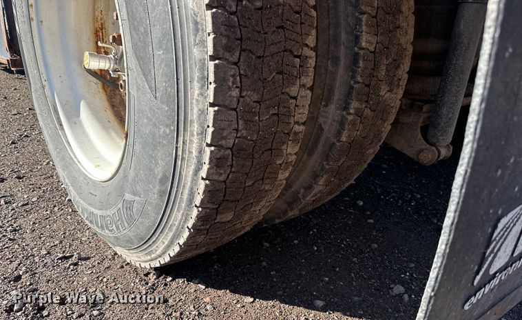 image for item LR9470 2010 International  DuraStar 4400 refuse truck