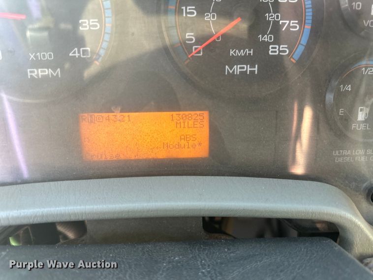 image for item LR9470 2010 International  DuraStar 4400 refuse truck