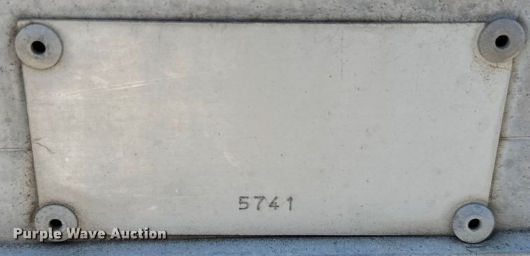 image for item MU9848 1998 Chevrolet  Express G3500 box truck