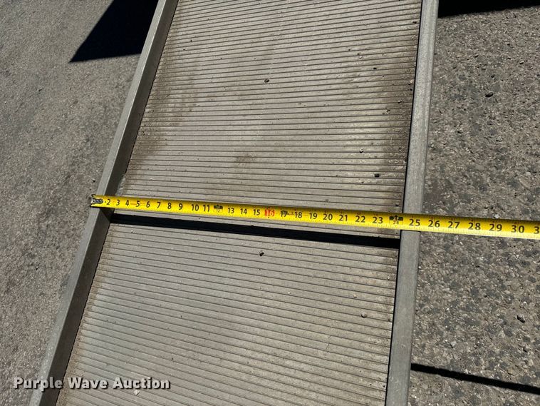 image for item MU9848 1998 Chevrolet  Express G3500 box truck