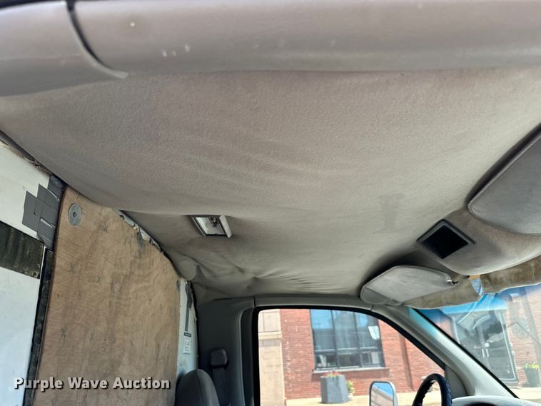 image for item MU9848 1998 Chevrolet  Express G3500 box truck