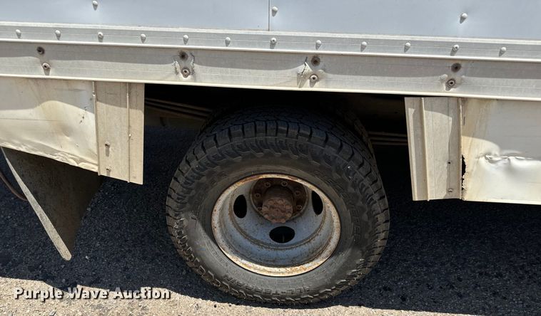 image for item MU9848 1998 Chevrolet  Express G3500 box truck