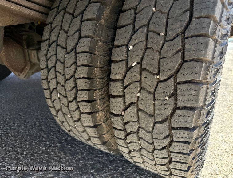 image for item MU9848 1998 Chevrolet  Express G3500 box truck