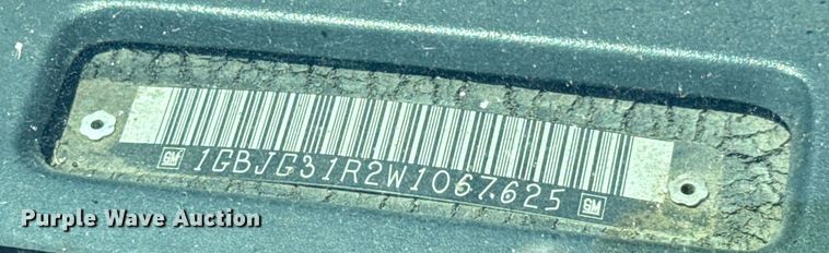 image for item MU9848 1998 Chevrolet  Express G3500 box truck