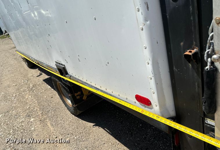 image for item MU9851 2000 Ford E350 Super Duty box truck