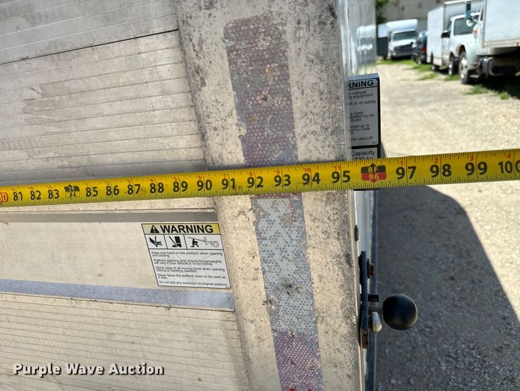 image for item MU9851 2000 Ford E350 Super Duty box truck