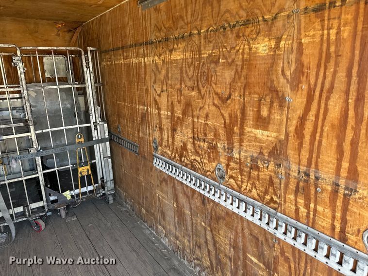 image for item MU9851 2000 Ford E350 Super Duty box truck