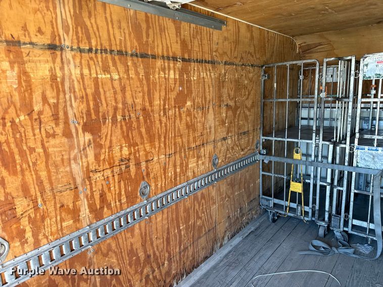 image for item MU9851 2000 Ford E350 Super Duty box truck