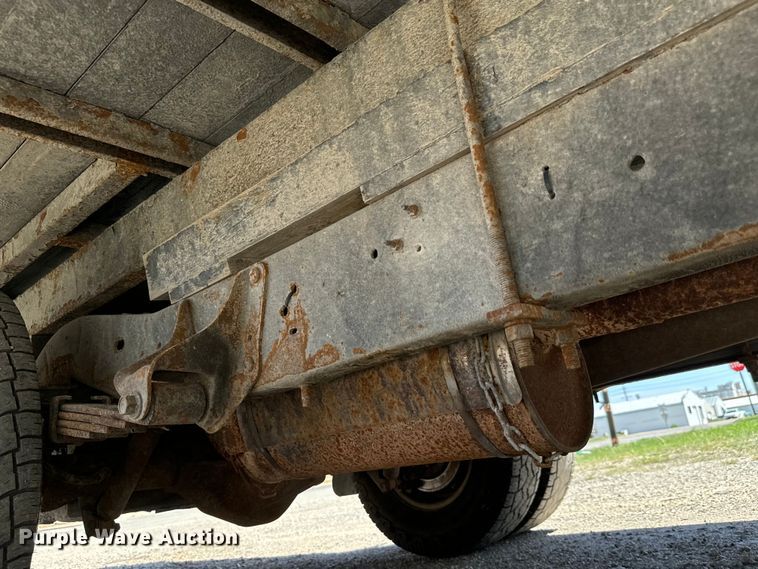 image for item MU9851 2000 Ford E350 Super Duty box truck