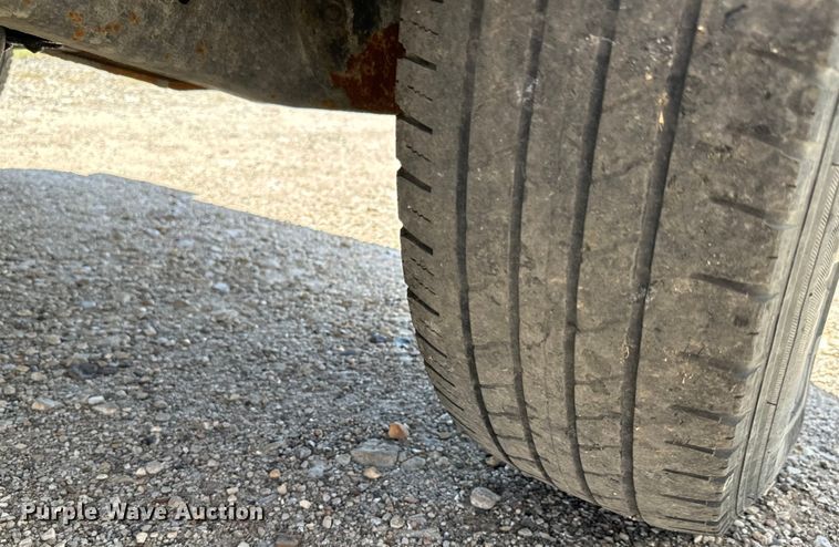 image for item MU9851 2000 Ford E350 Super Duty box truck