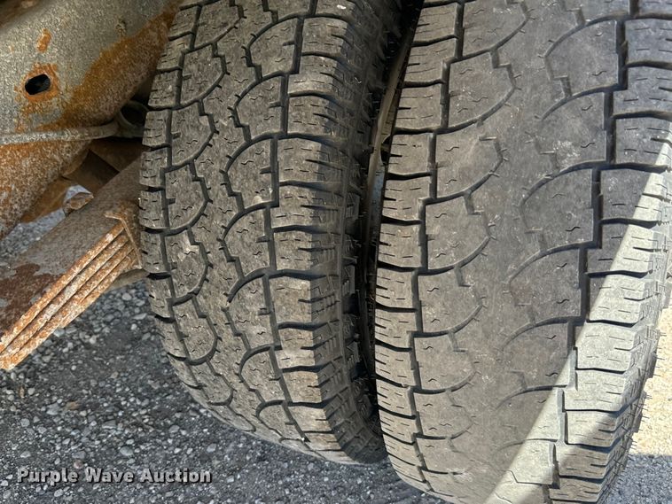 image for item MU9851 2000 Ford E350 Super Duty box truck