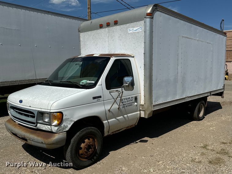 image for item MU9852 1997 Ford E450 Super Duty box truck