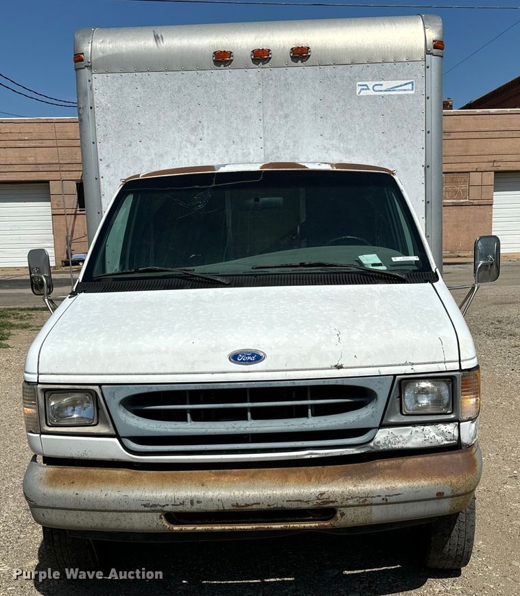 image for item MU9852 1997 Ford E450 Super Duty box truck