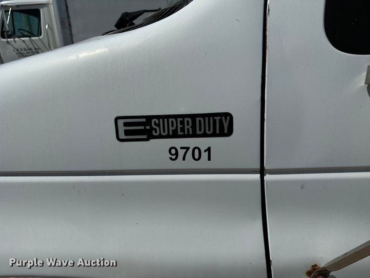 image for item MU9852 1997 Ford E450 Super Duty box truck