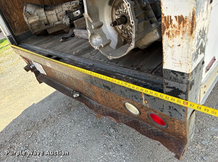 image for item MU9852 1997 Ford E450 Super Duty box truck