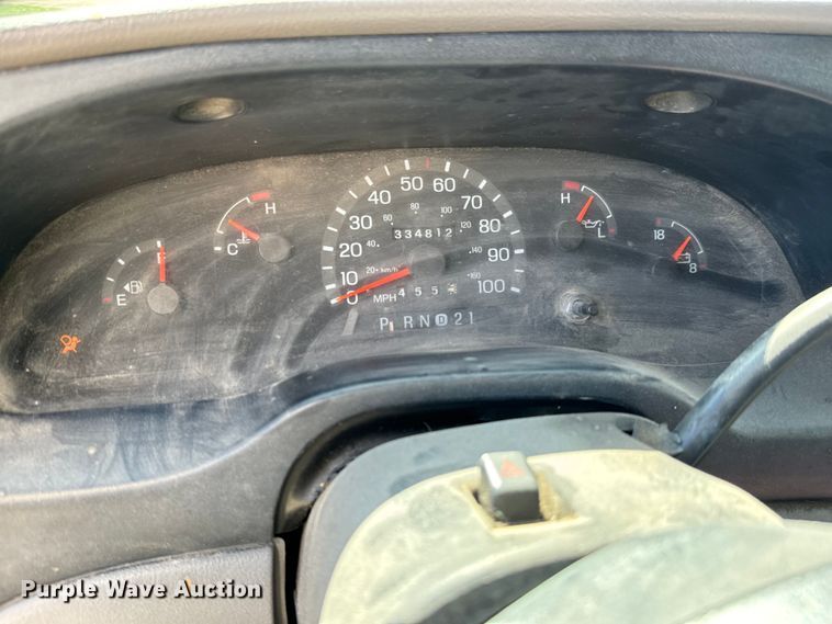 image for item MU9852 1997 Ford E450 Super Duty box truck