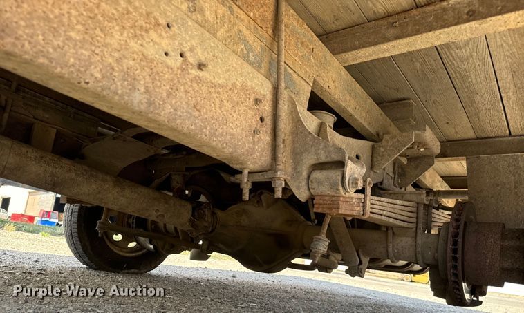 image for item MU9852 1997 Ford E450 Super Duty box truck