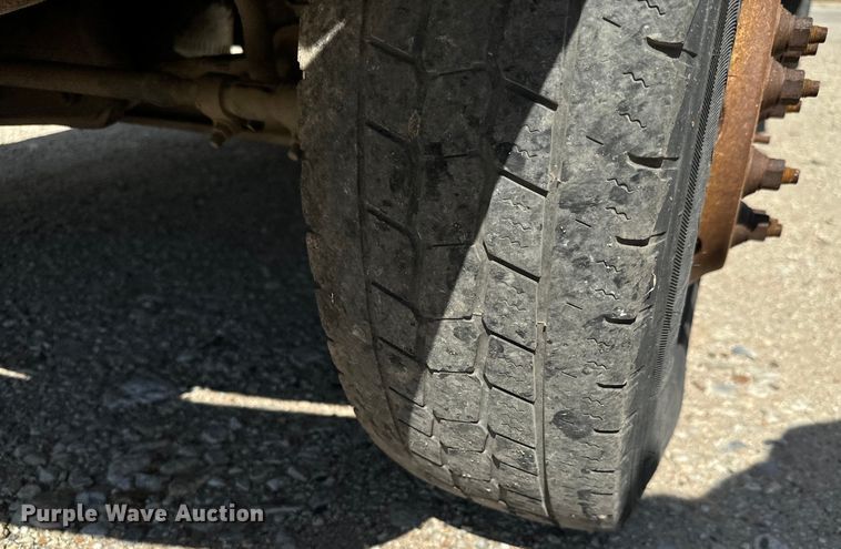 image for item MU9852 1997 Ford E450 Super Duty box truck