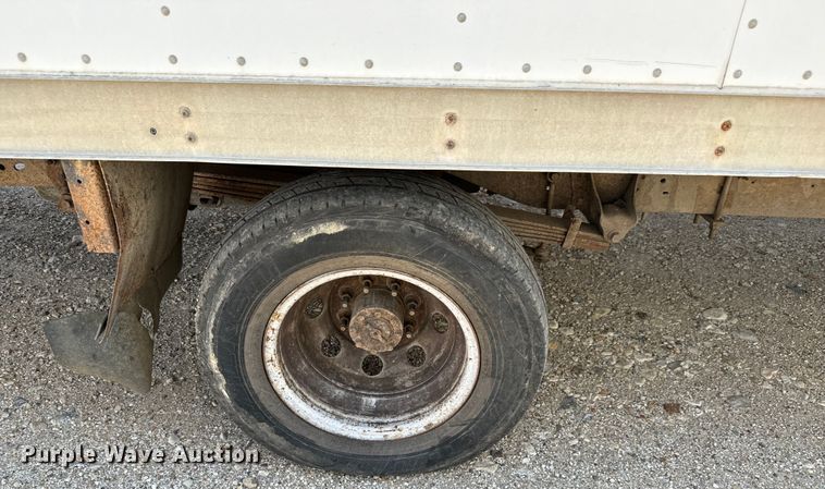 image for item MU9852 1997 Ford E450 Super Duty box truck