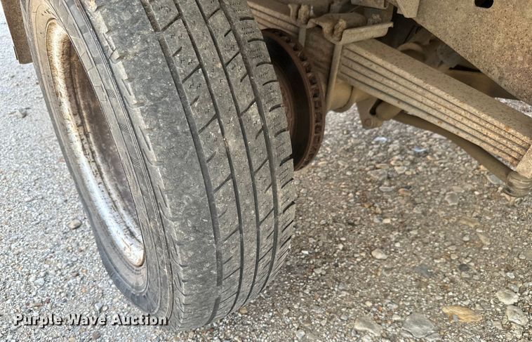 image for item MU9852 1997 Ford E450 Super Duty box truck