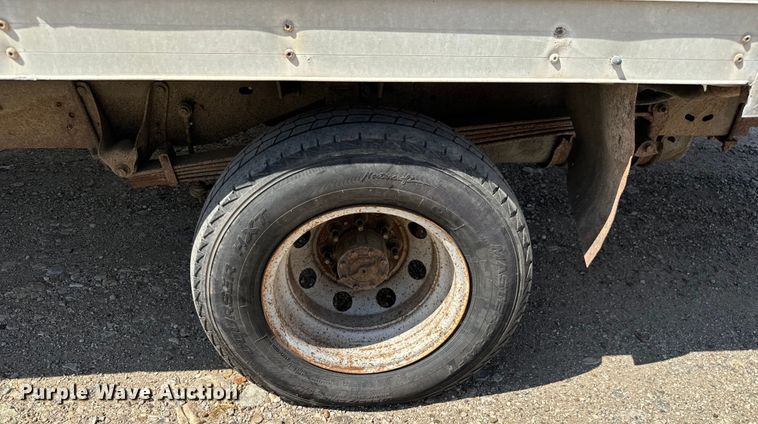 image for item MU9852 1997 Ford E450 Super Duty box truck