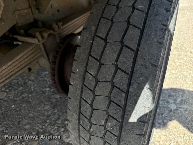 image for item MU9852 1997 Ford E450 Super Duty box truck