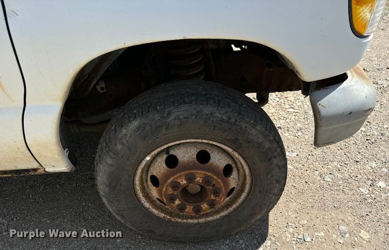 image for item MU9852 1997 Ford E450 Super Duty box truck