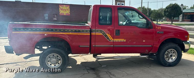 image for item MV9005 1999 Ford  F250 Super Duty XLT SuperCab pickup truck