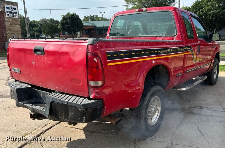 image for item MV9005 1999 Ford  F250 Super Duty XLT SuperCab pickup truck