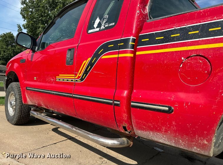 image for item MV9005 1999 Ford  F250 Super Duty XLT SuperCab pickup truck