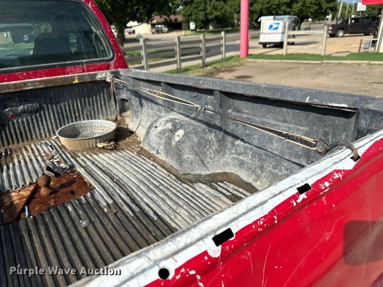 image for item MV9005 1999 Ford  F250 Super Duty XLT SuperCab pickup truck