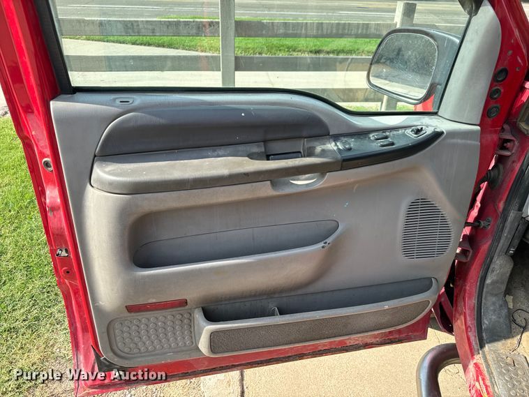 image for item MV9005 1999 Ford  F250 Super Duty XLT SuperCab pickup truck