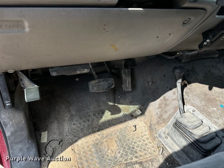 image for item MV9005 1999 Ford  F250 Super Duty XLT SuperCab pickup truck