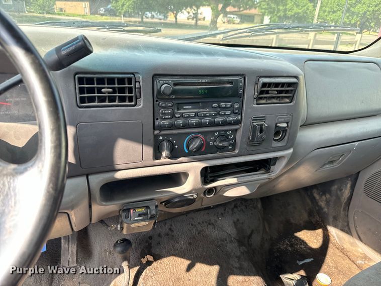 image for item MV9005 1999 Ford  F250 Super Duty XLT SuperCab pickup truck