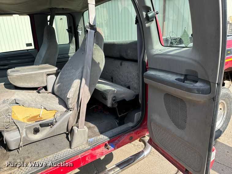 image for item MV9005 1999 Ford  F250 Super Duty XLT SuperCab pickup truck