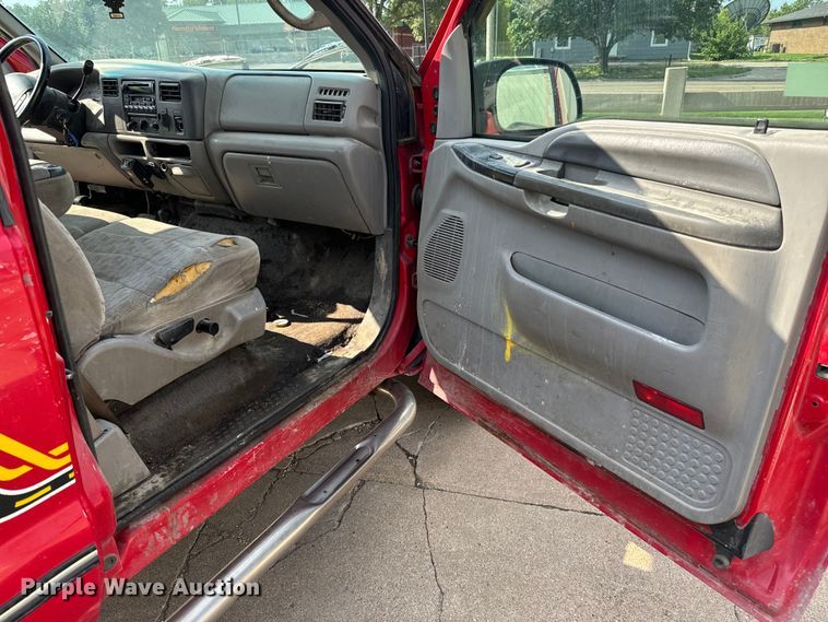 image for item MV9005 1999 Ford  F250 Super Duty XLT SuperCab pickup truck