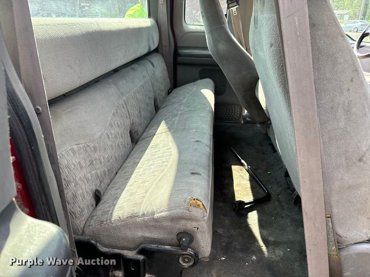 image for item MV9005 1999 Ford  F250 Super Duty XLT SuperCab pickup truck