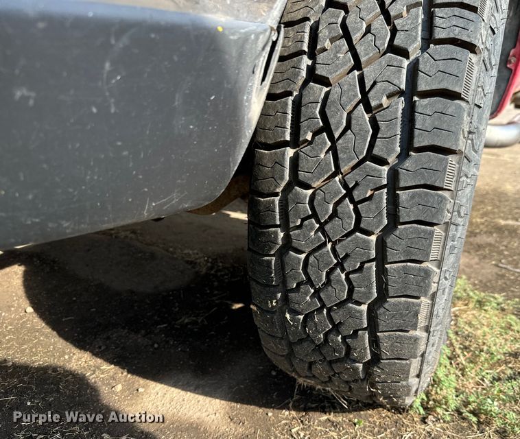 image for item MV9005 1999 Ford  F250 Super Duty XLT SuperCab pickup truck