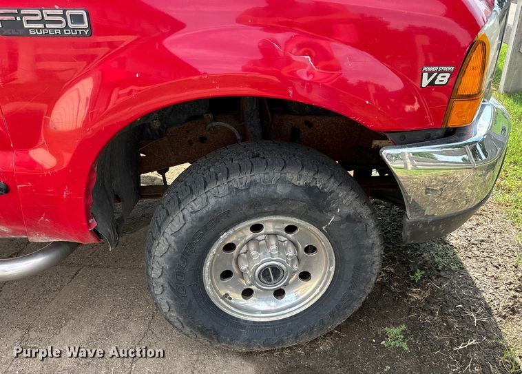 image for item MV9005 1999 Ford  F250 Super Duty XLT SuperCab pickup truck