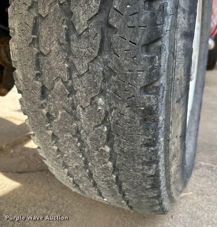 image for item MV9005 1999 Ford  F250 Super Duty XLT SuperCab pickup truck