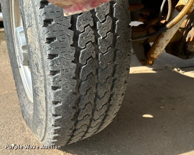 image for item MV9005 1999 Ford  F250 Super Duty XLT SuperCab pickup truck