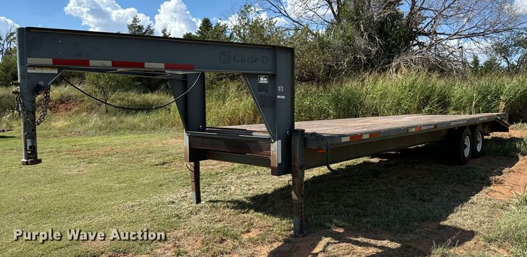 image for item MV9054 2012 Circle D 29GNFBBT equipment trailer